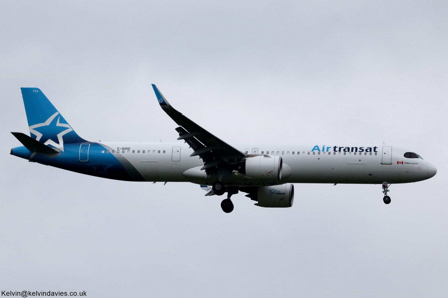 Air Transat A321 C-GOIO