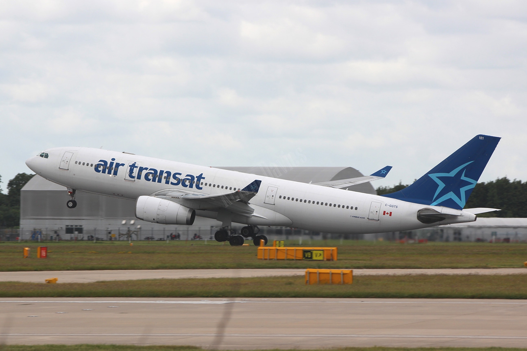 Air Transat A330 C-GGTS
