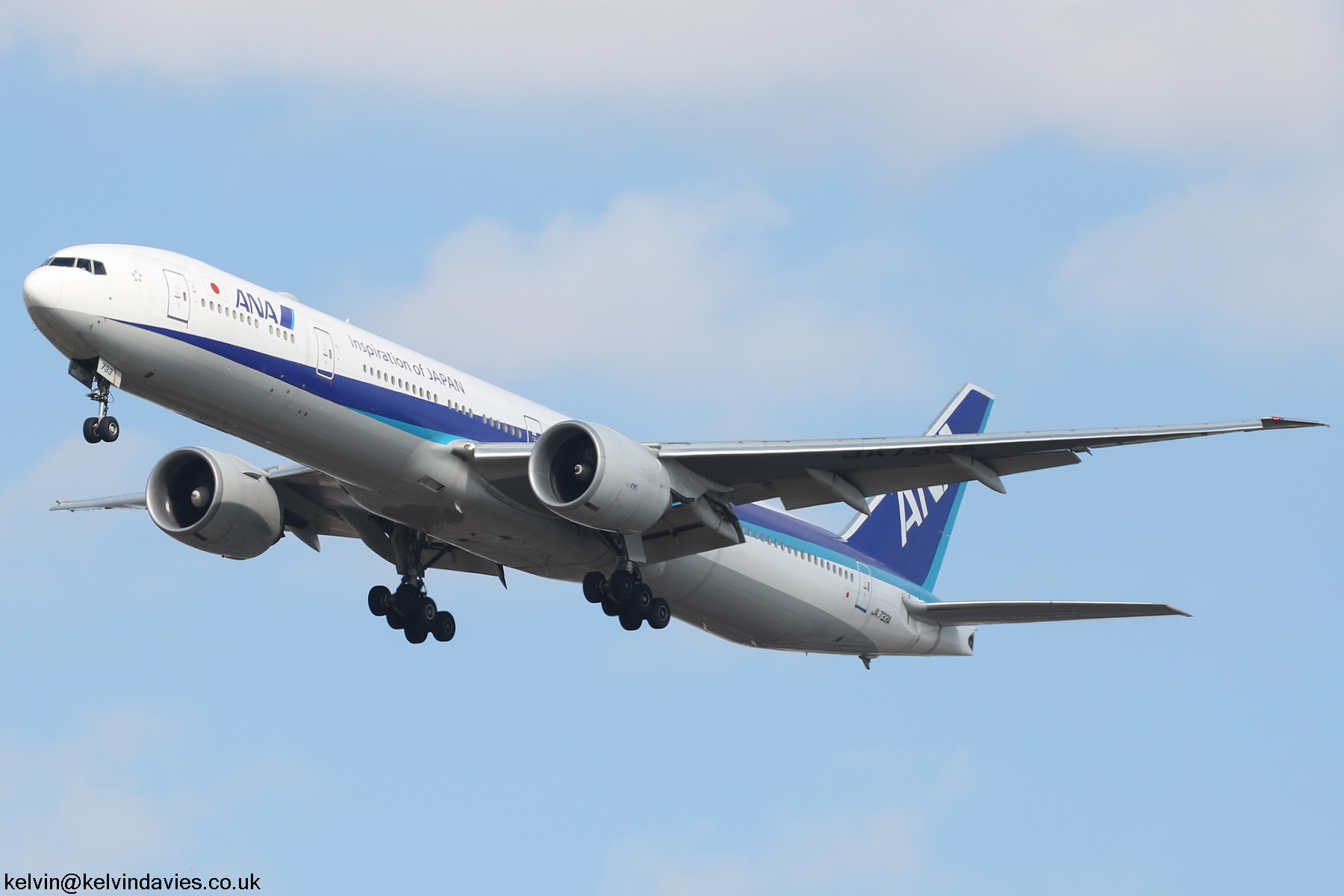 ANA 777 JA733A