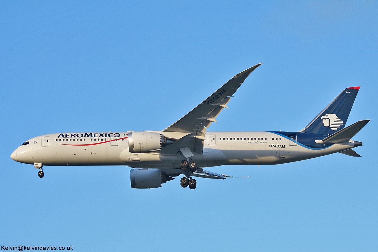 AeroMexico 787 N748AM