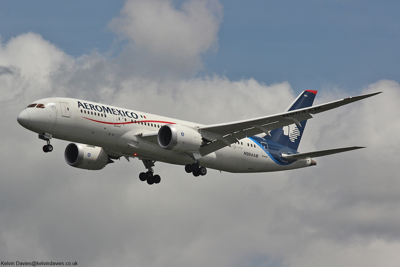 AeroMexico 787 N964AM