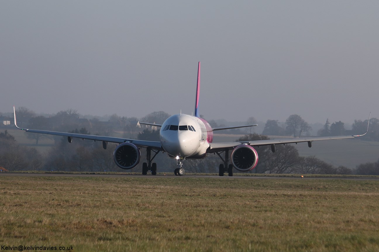 Wizz Air A321 NEO HA-LVT