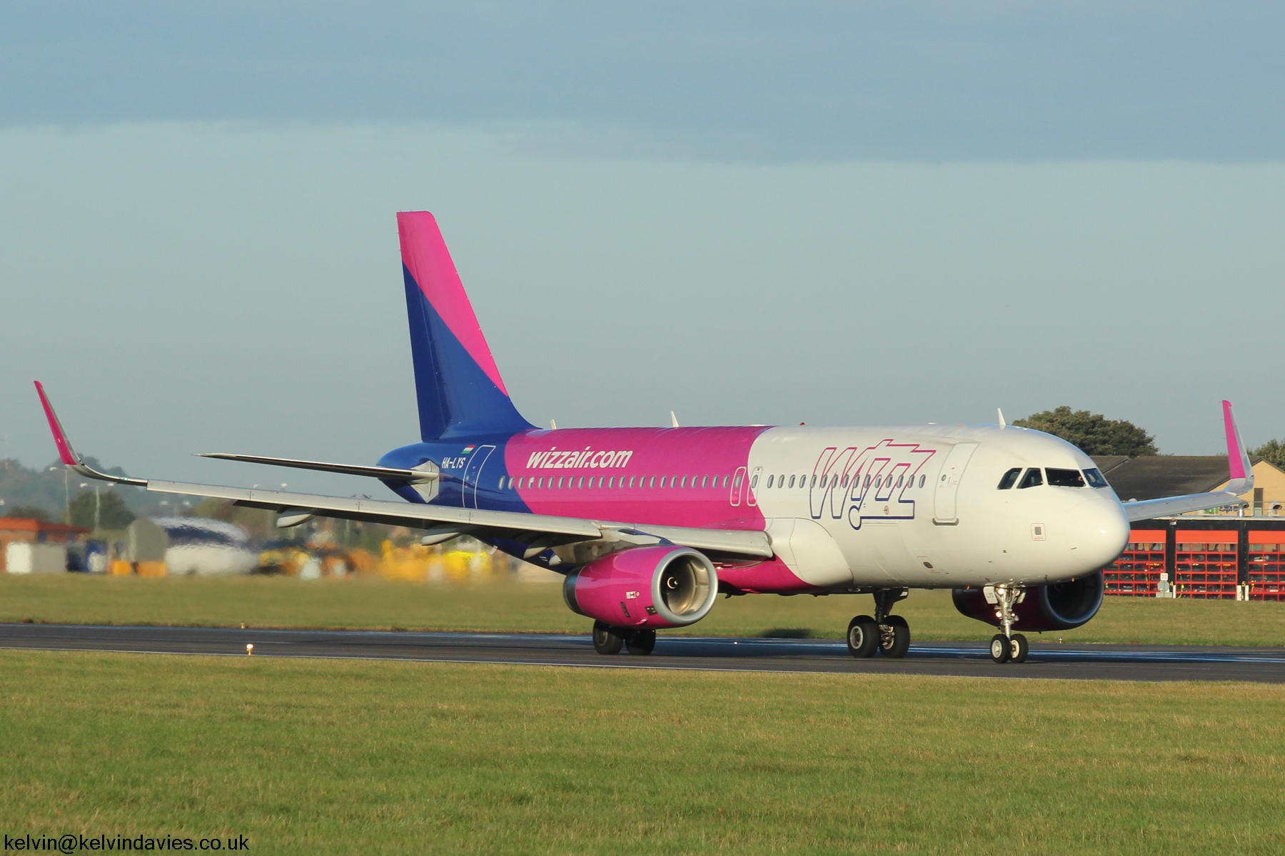 Wizz Air A320 HA-LYS