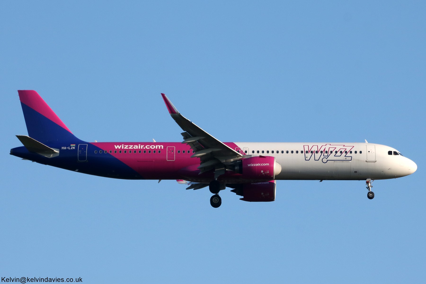 Wizz Air A321 HA-LZK