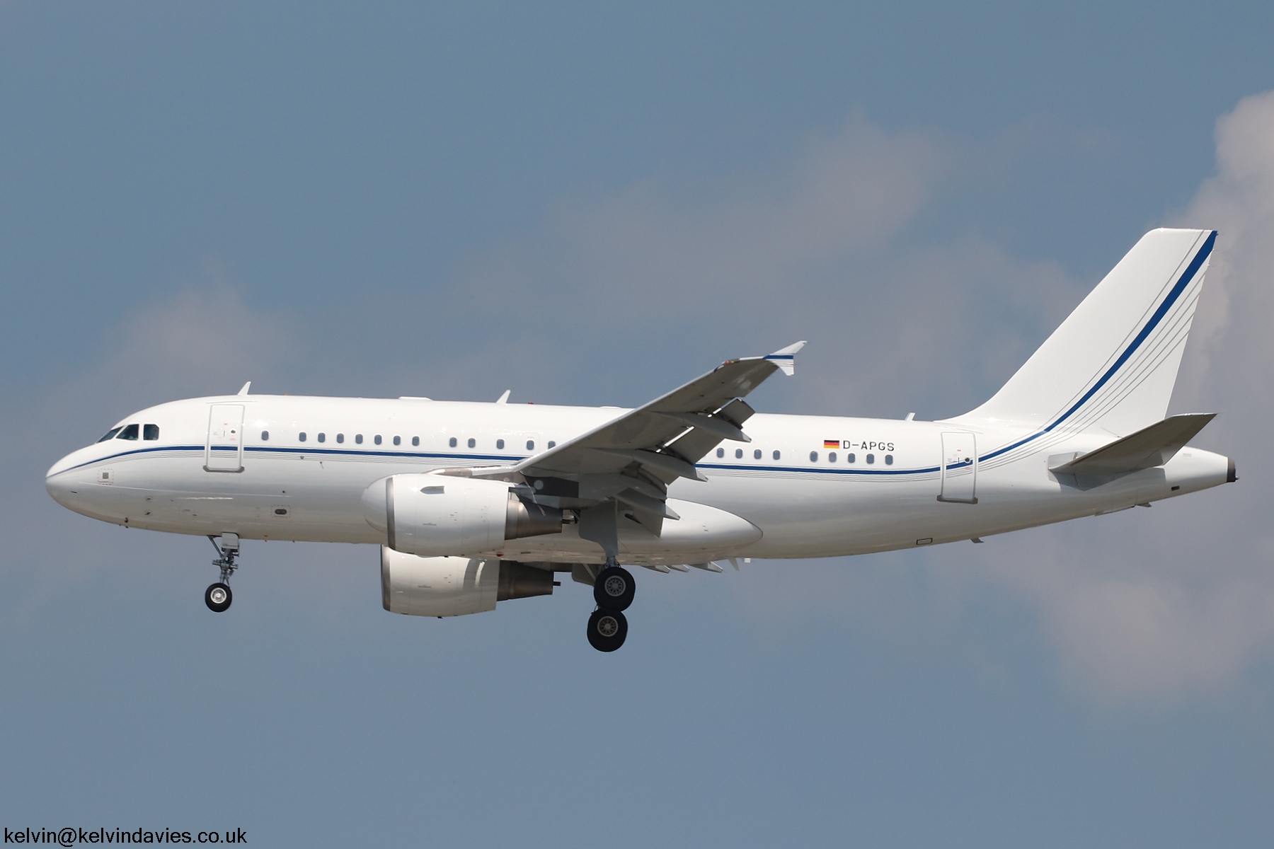 K5 Aviation ACJ319 D-APGS