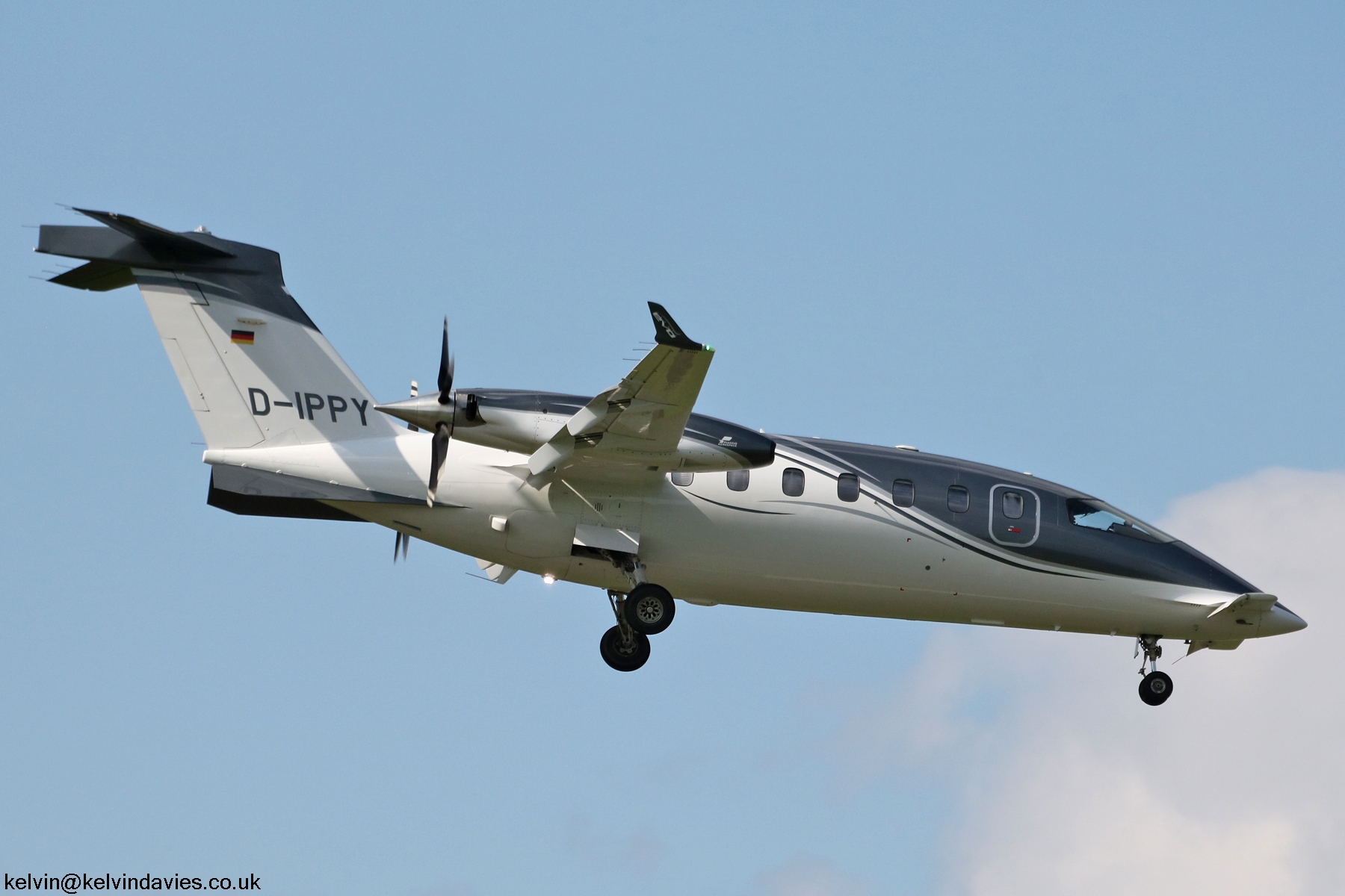 Airgo Flight service P-180 Avanti D-IPPY