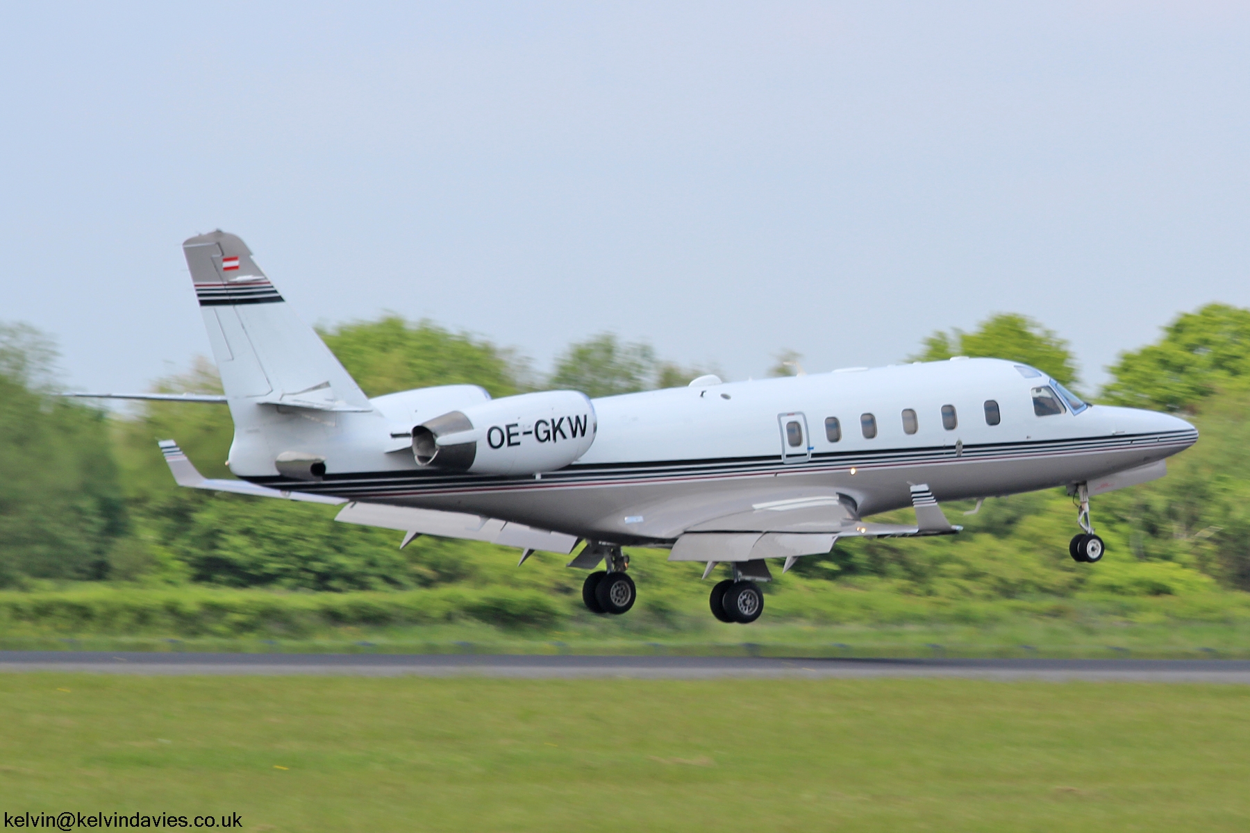 Tyrol Air Ambulance G100 OE-GKW