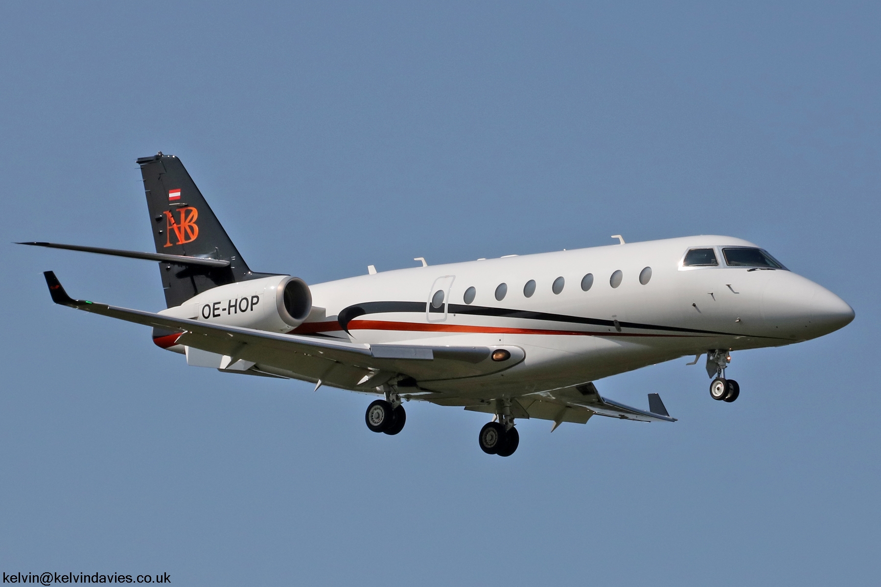 Avcon Jet AG Gulfstream G200 OE-HOP