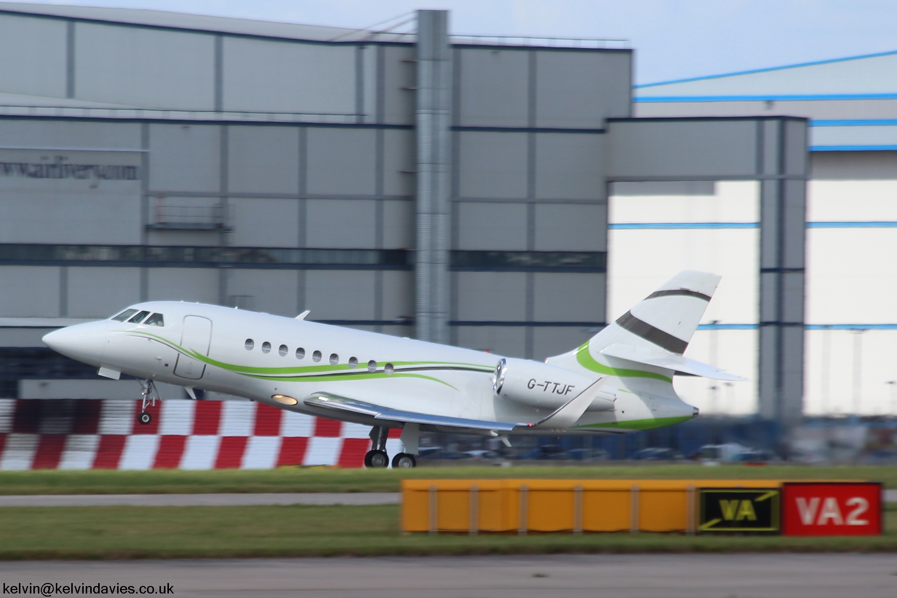 Falcon 2000 G-TTJF