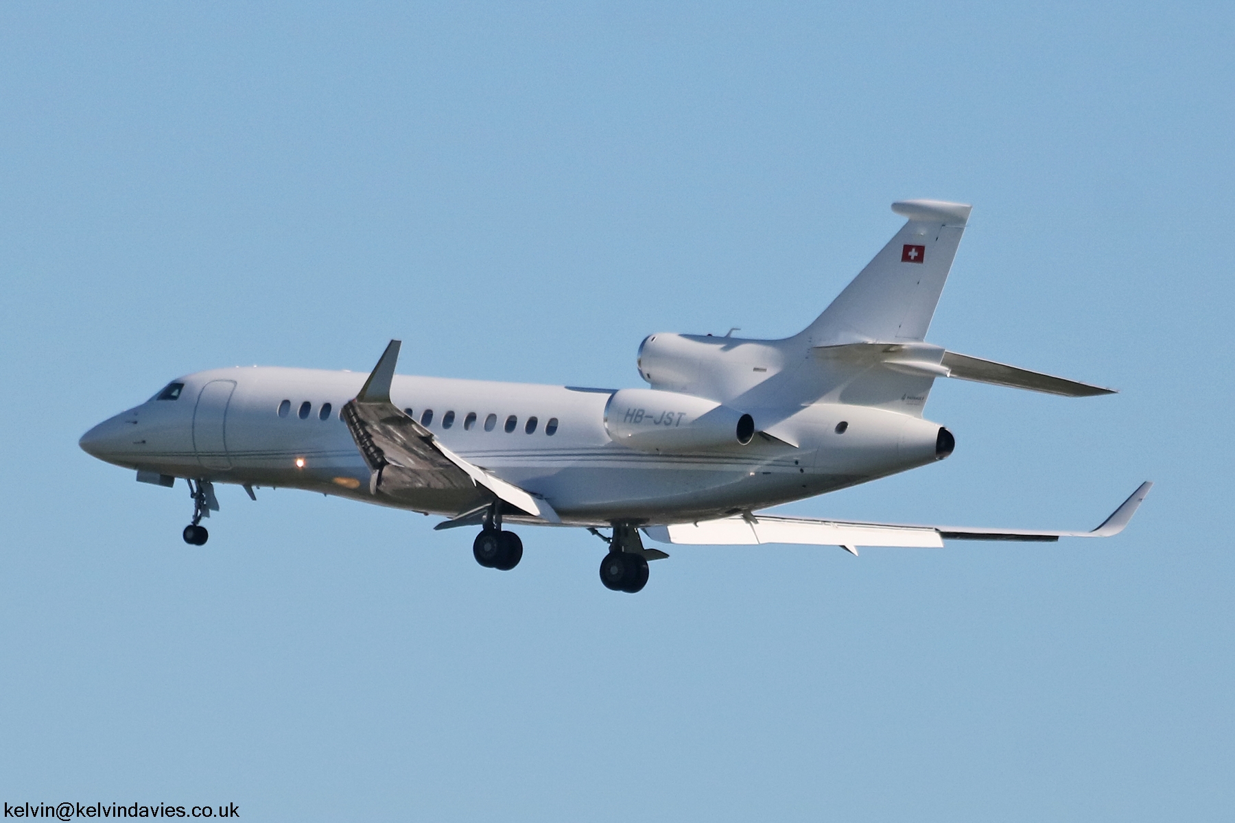 CAT Aviation Falcon 7X HB-JST