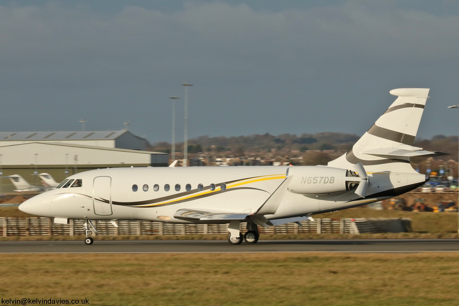 Falcon 2000S N657DB