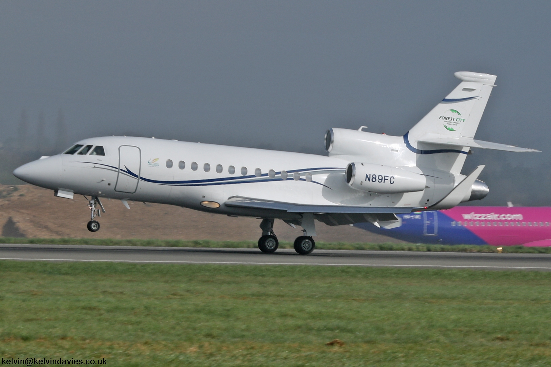 Business Jet Access Falcon 900DX N89FC