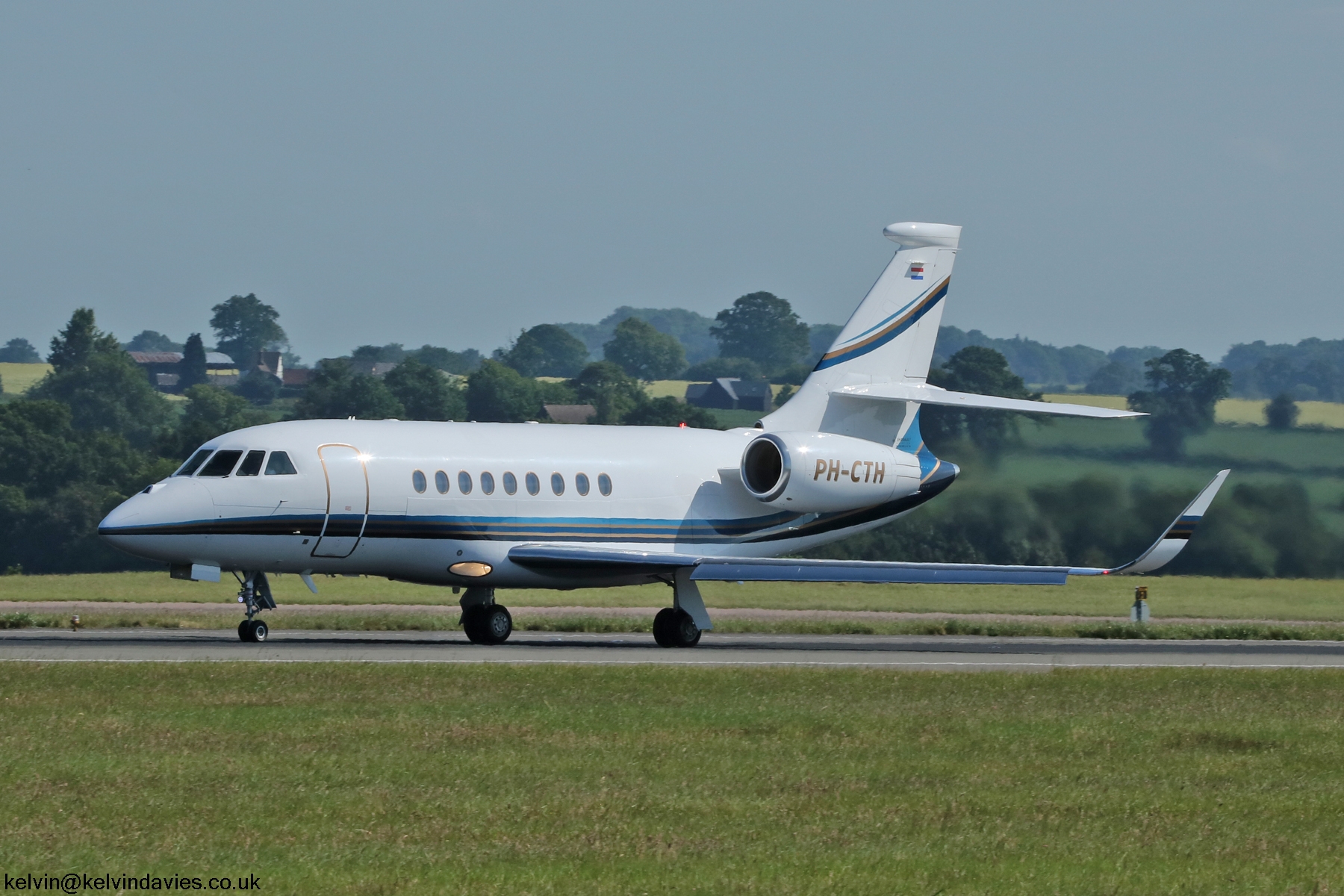 Flying Service NV Falcon 2000X PH-CTH