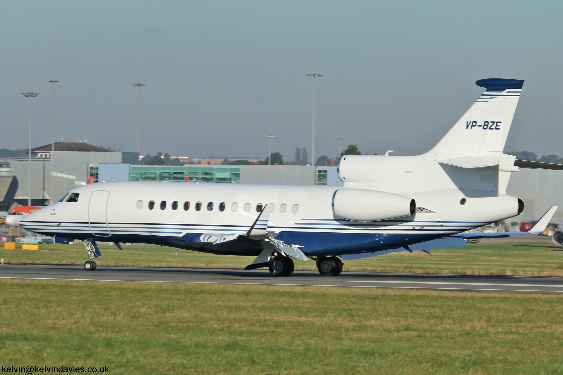 Falcon 7X VP-BZE