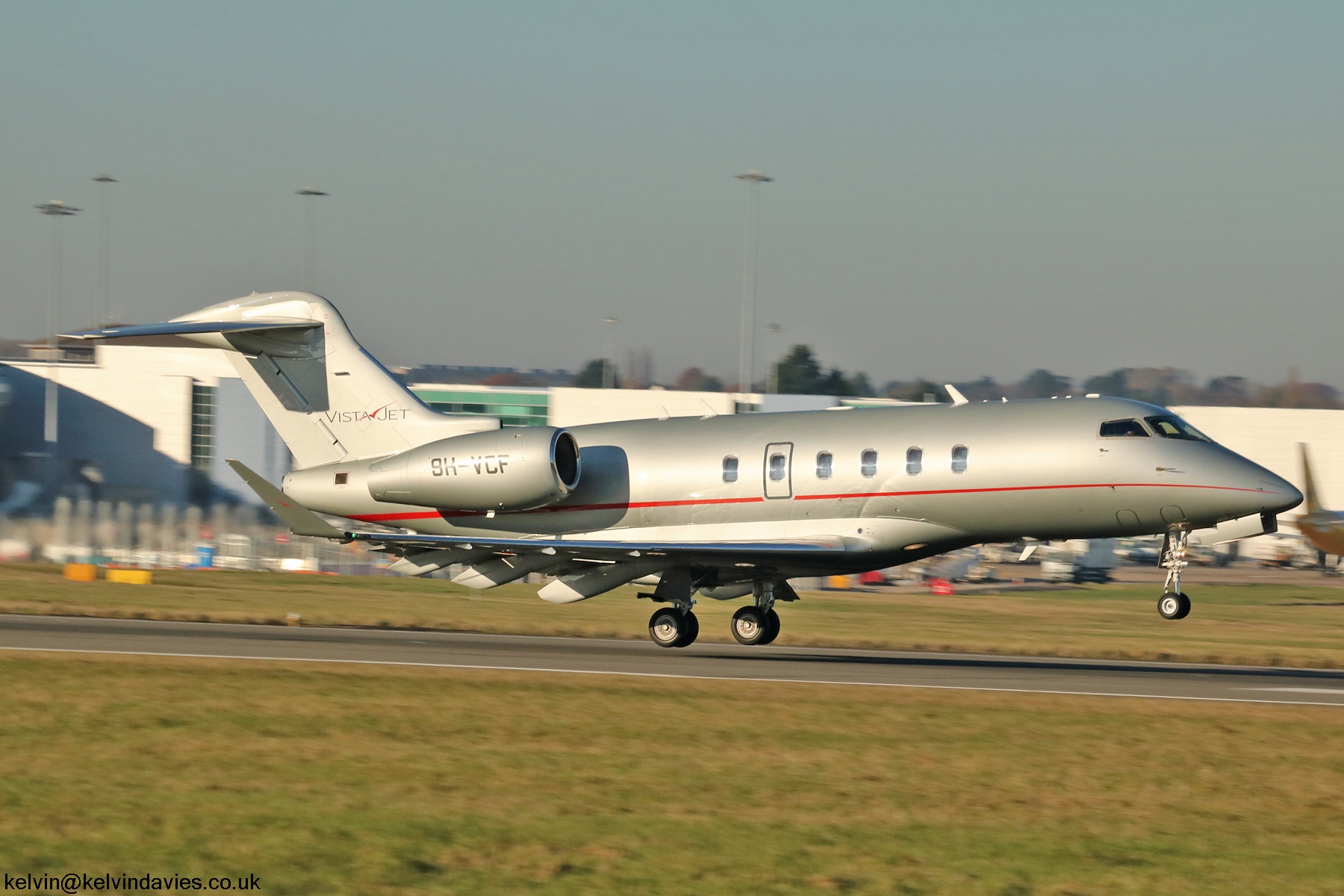 Vista Jet Malta Challenger 350 9H-VCF