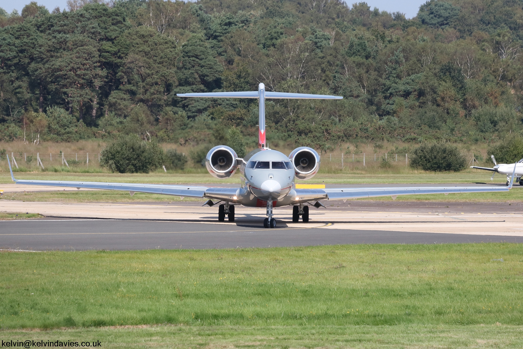 VistaJet Global 6000 9H-VJP