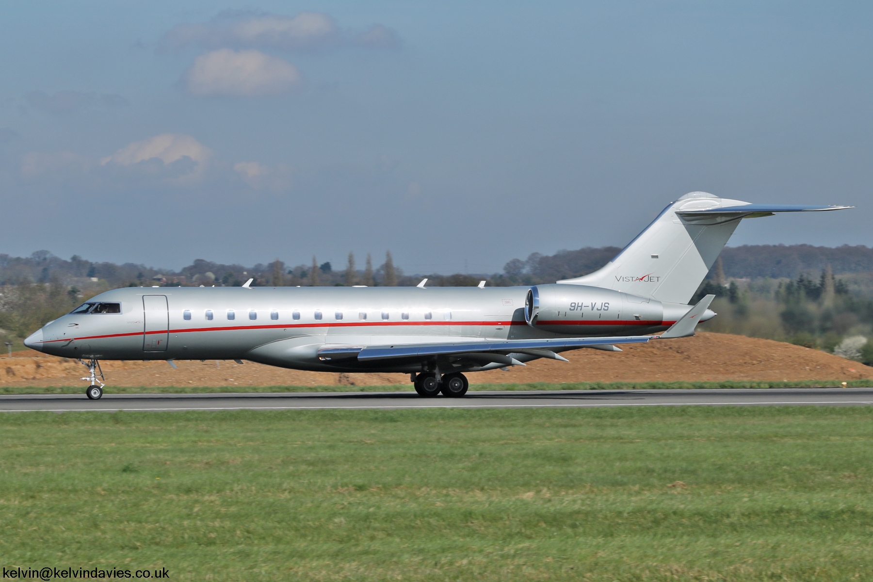 VistaJet Global 6000 9H-VJS