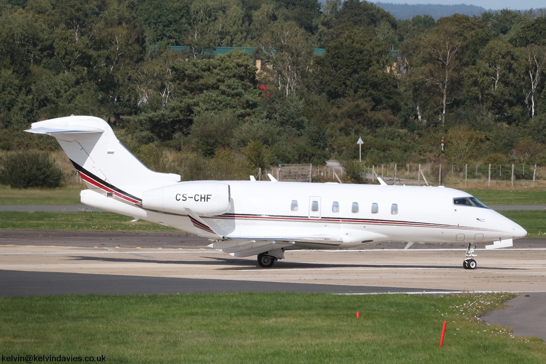 NetJets Europe Challenger 350 CS-CHF