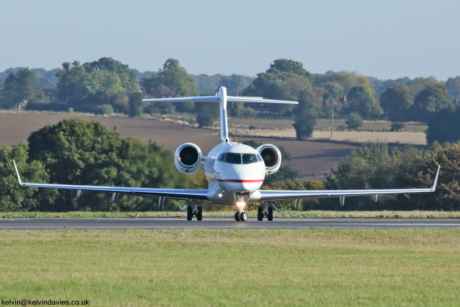 Windrose Jetcharter Challenger 300 D- BUBI