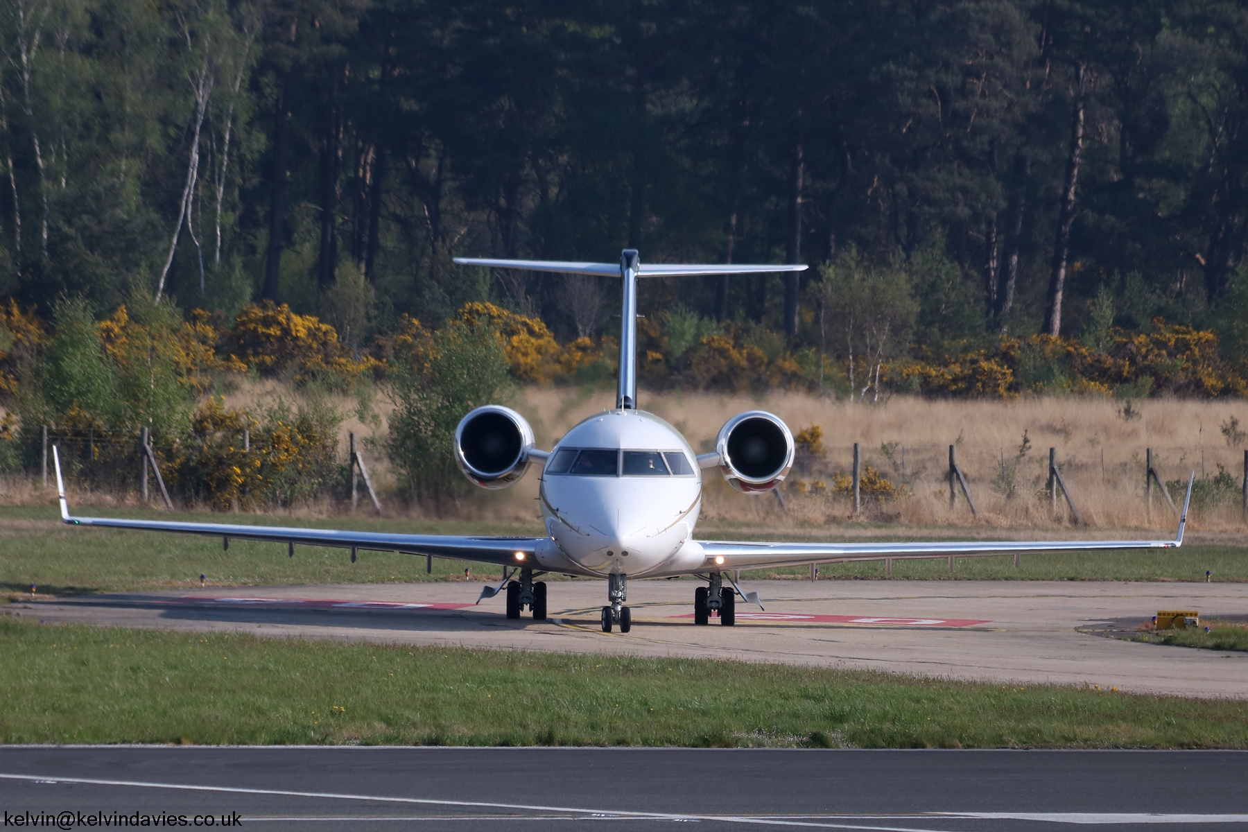 Gama Aviation Challenger 604 G-FABO