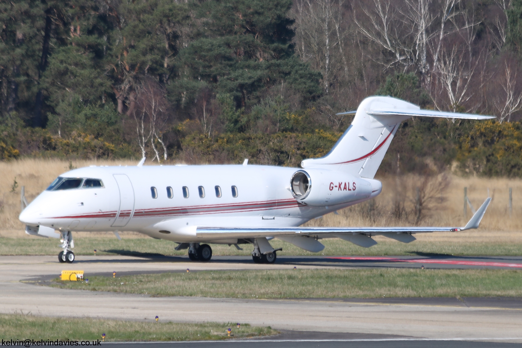 Catreus Challenger 300 G-KALS