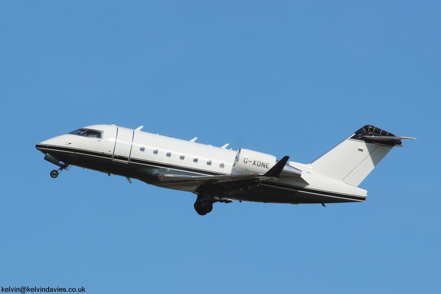 Gama Aviation Challenger 604 G-XONE