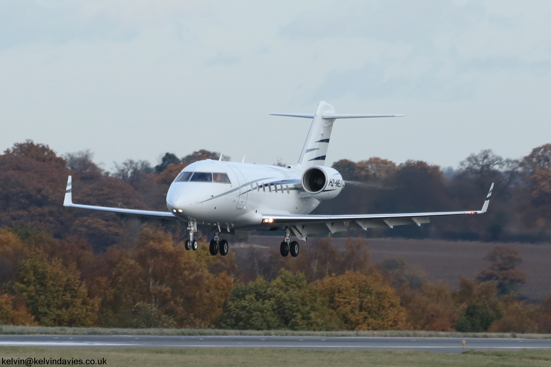 Challenger 604 HZ-MEJ1
