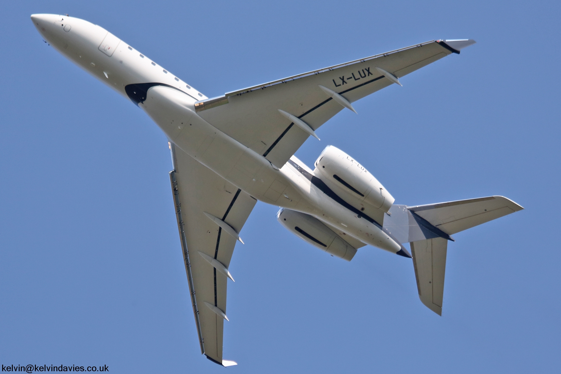 Global Jet Luxembourg Global 6000 LX-LUX