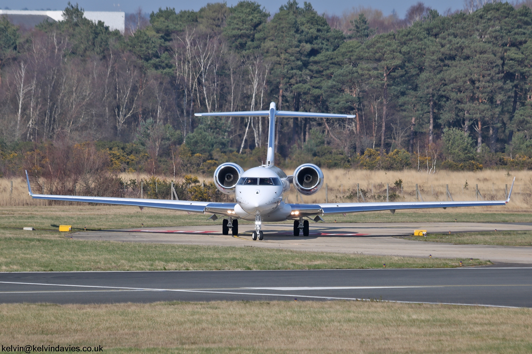 NetJets Global 5000 N112QS