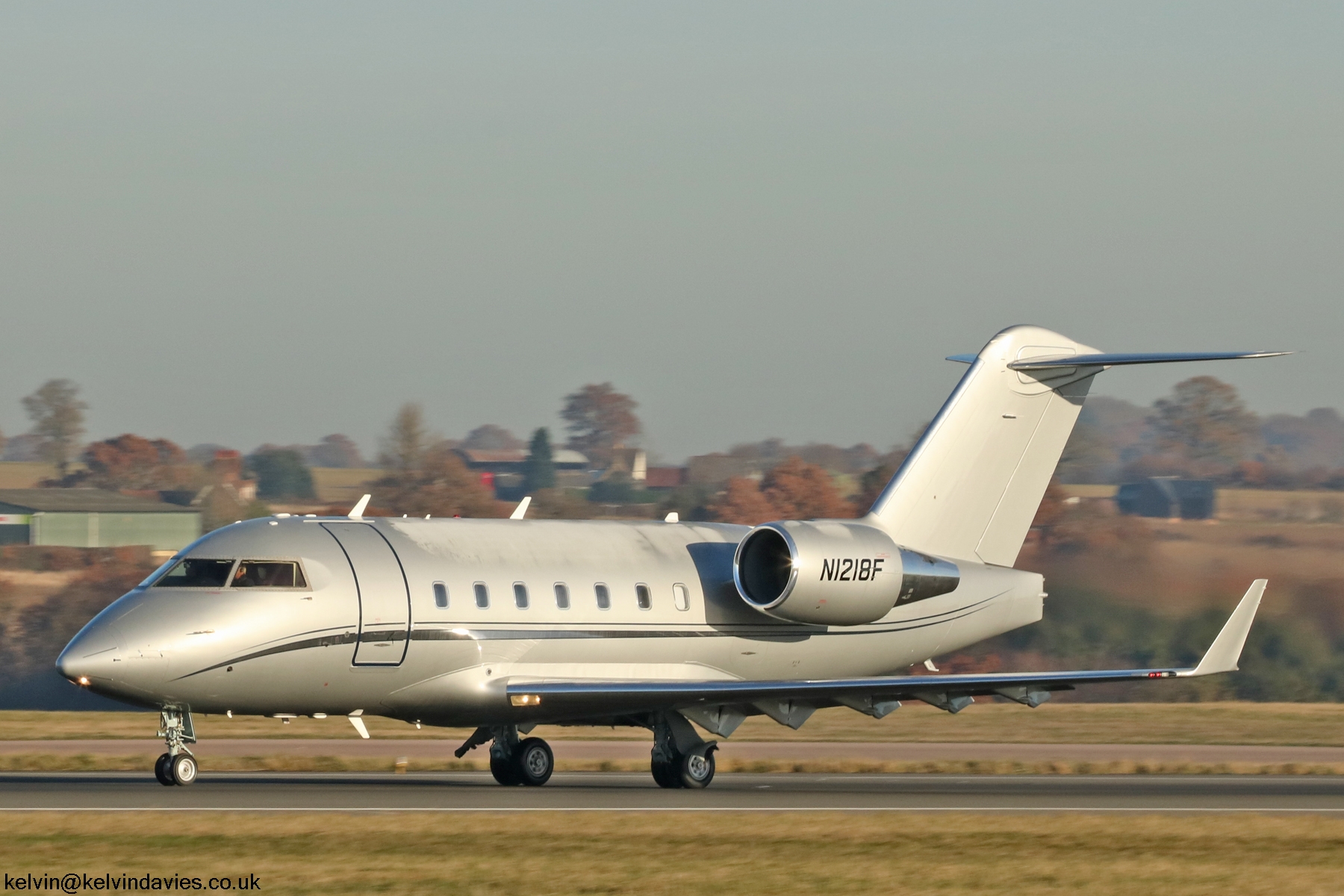 Challenger 604 N1218F
