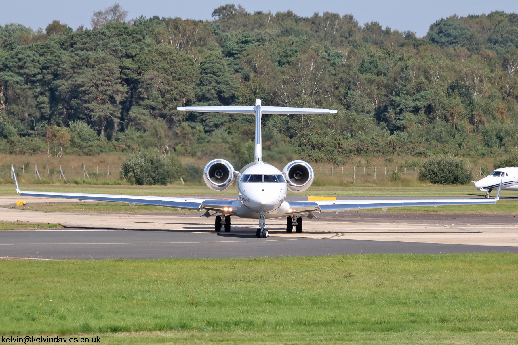 NetJets Global 6000 N154QS