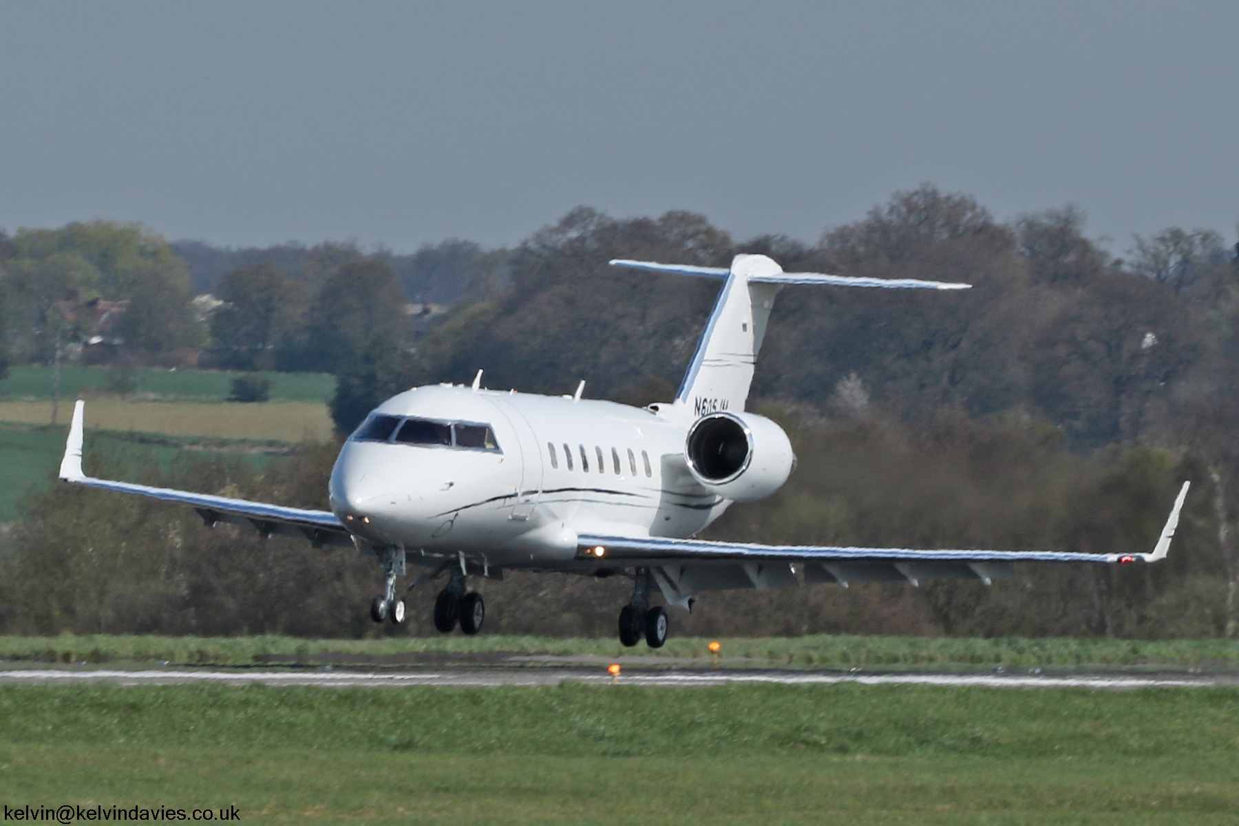 Solairus Aviation Challenger 605 N605JM