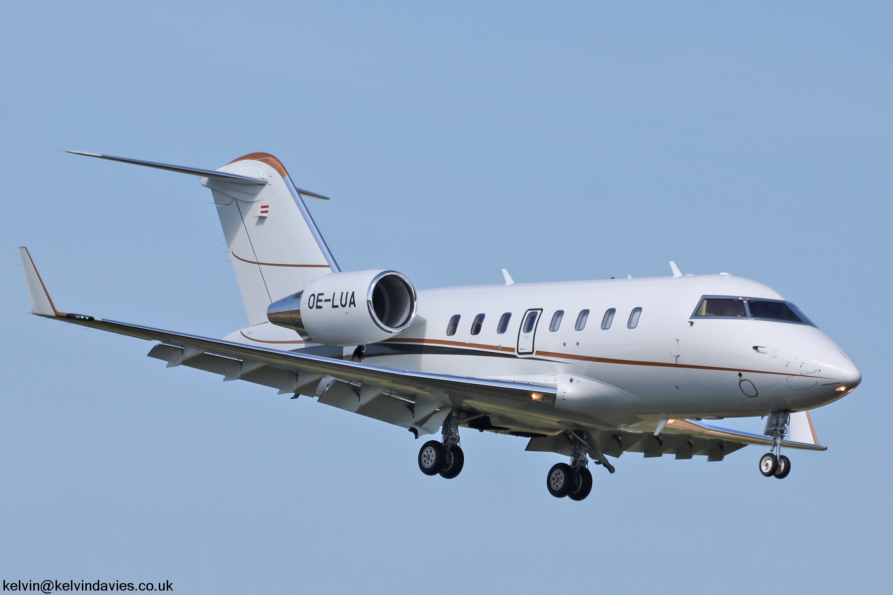 Int'l Jet Management Challenger 650 OE-LUA