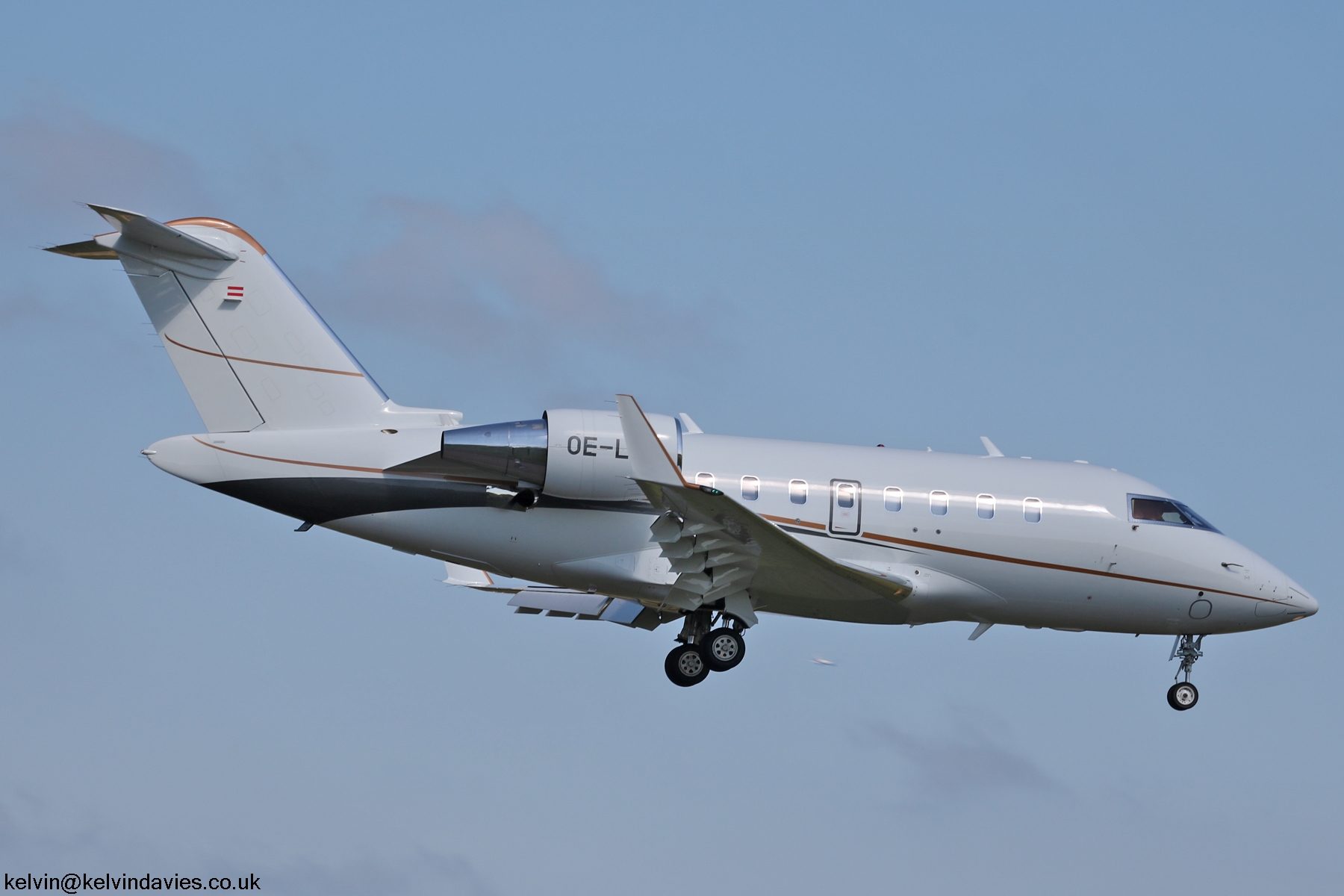 Int'l Jet Management Challenger 650 OE-LUA