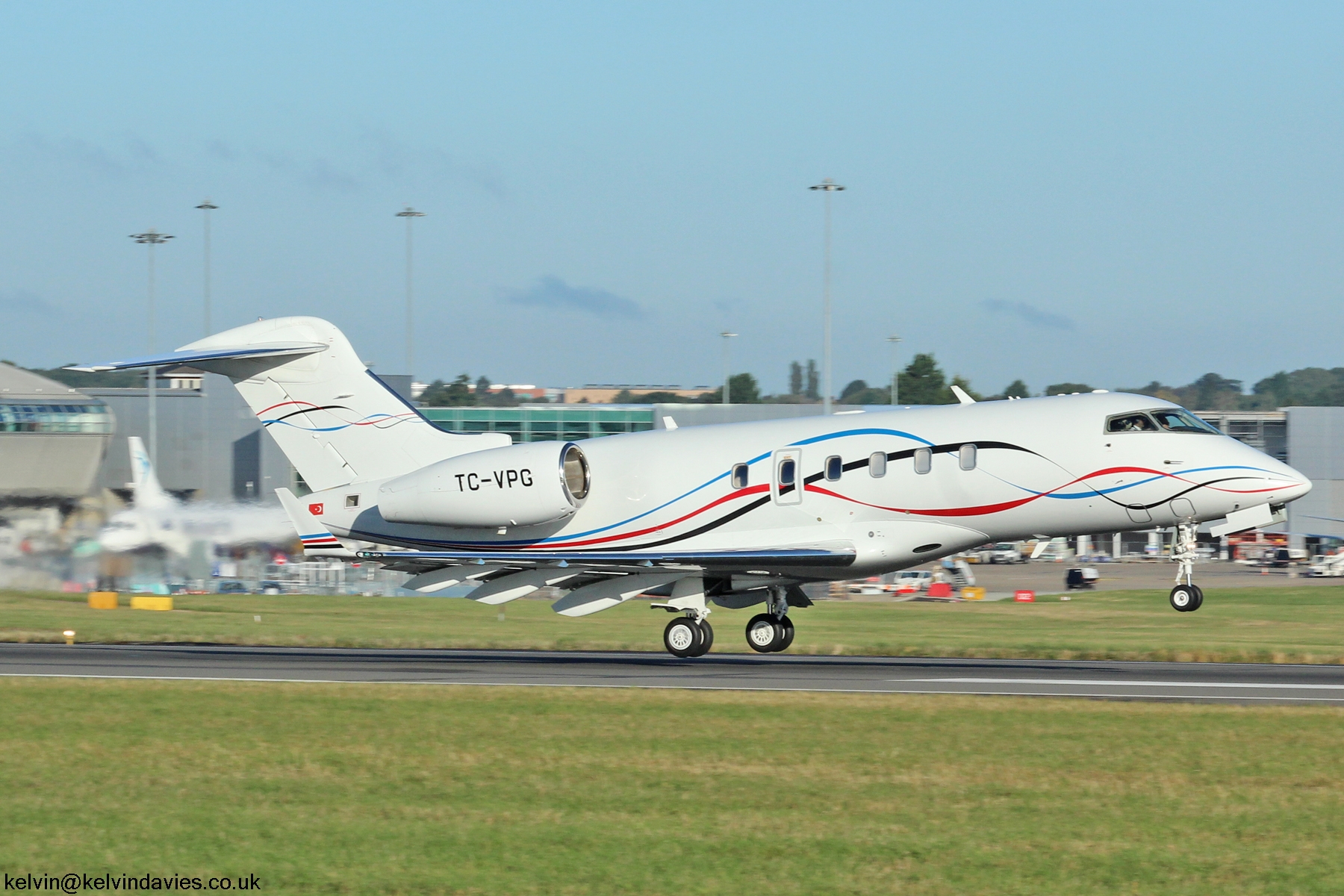 Challenger 300 TC-VPG