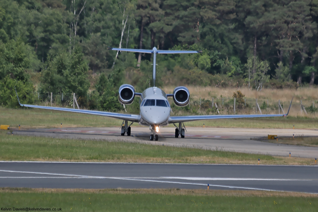 VistaJet Gmbh Legacy 650E D-AJET