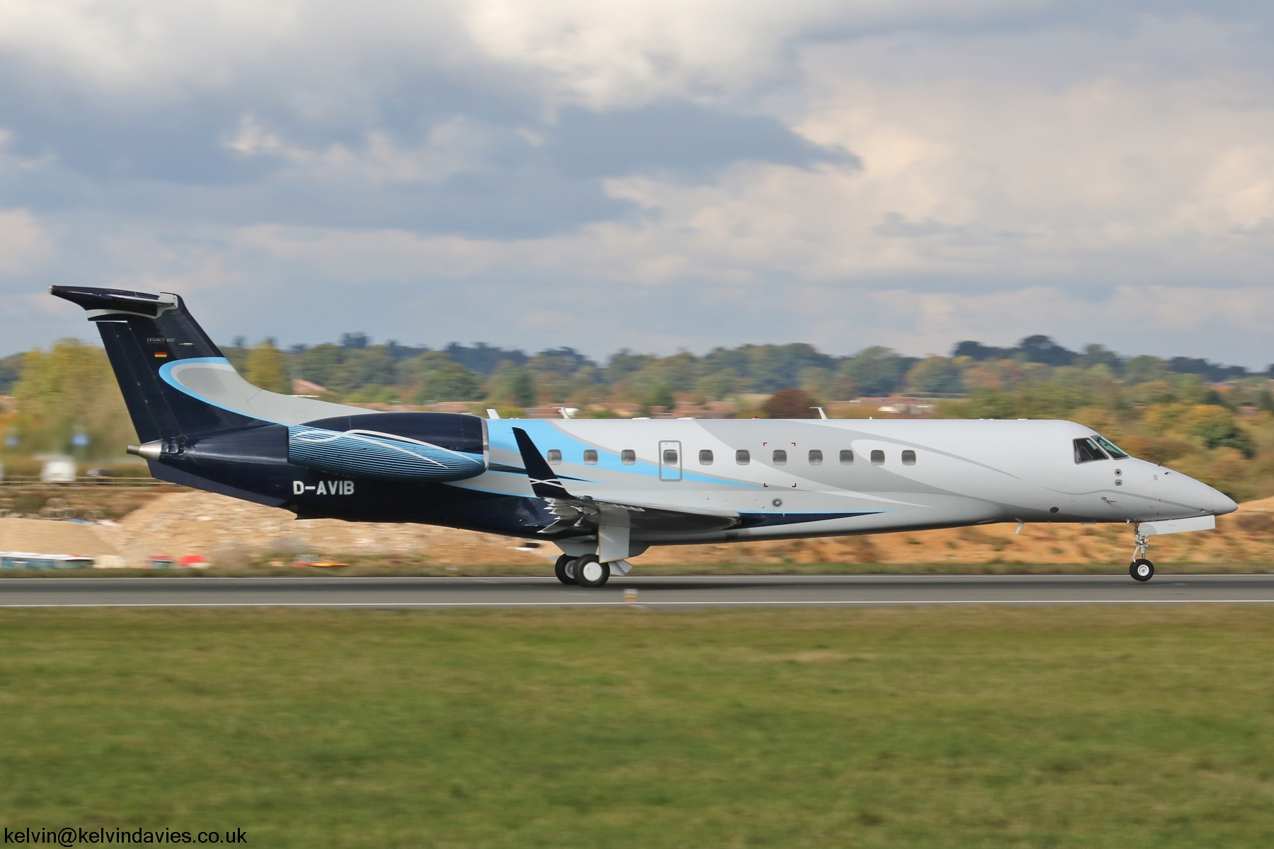 Air Hamburg Legacy 600 D-AVIB