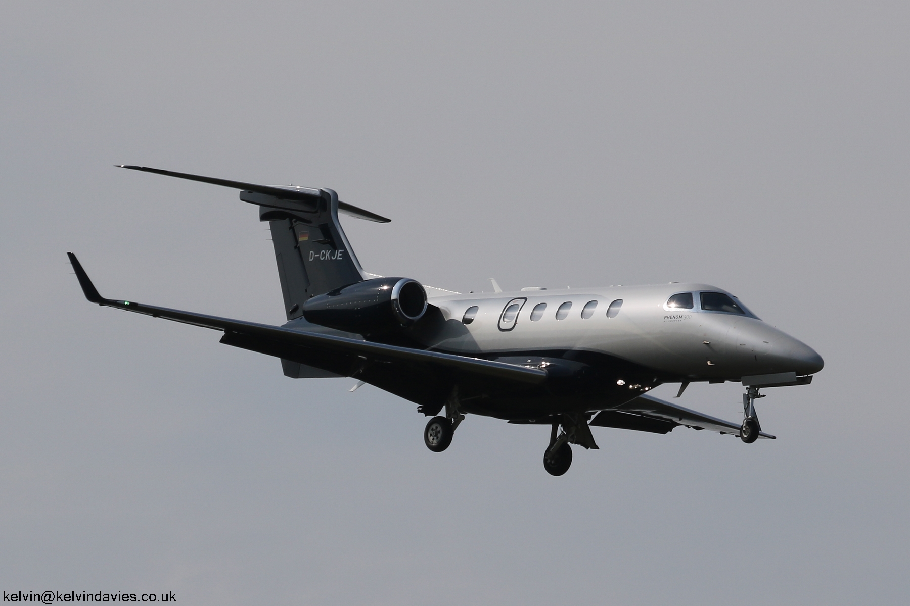 Air Hamburg Phenom 300 D-CKJE