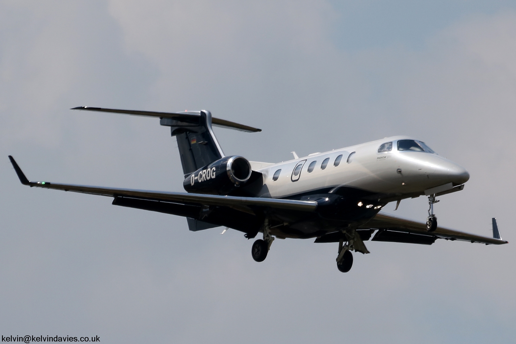 Air Hamburg Phenom 300 D-CROG