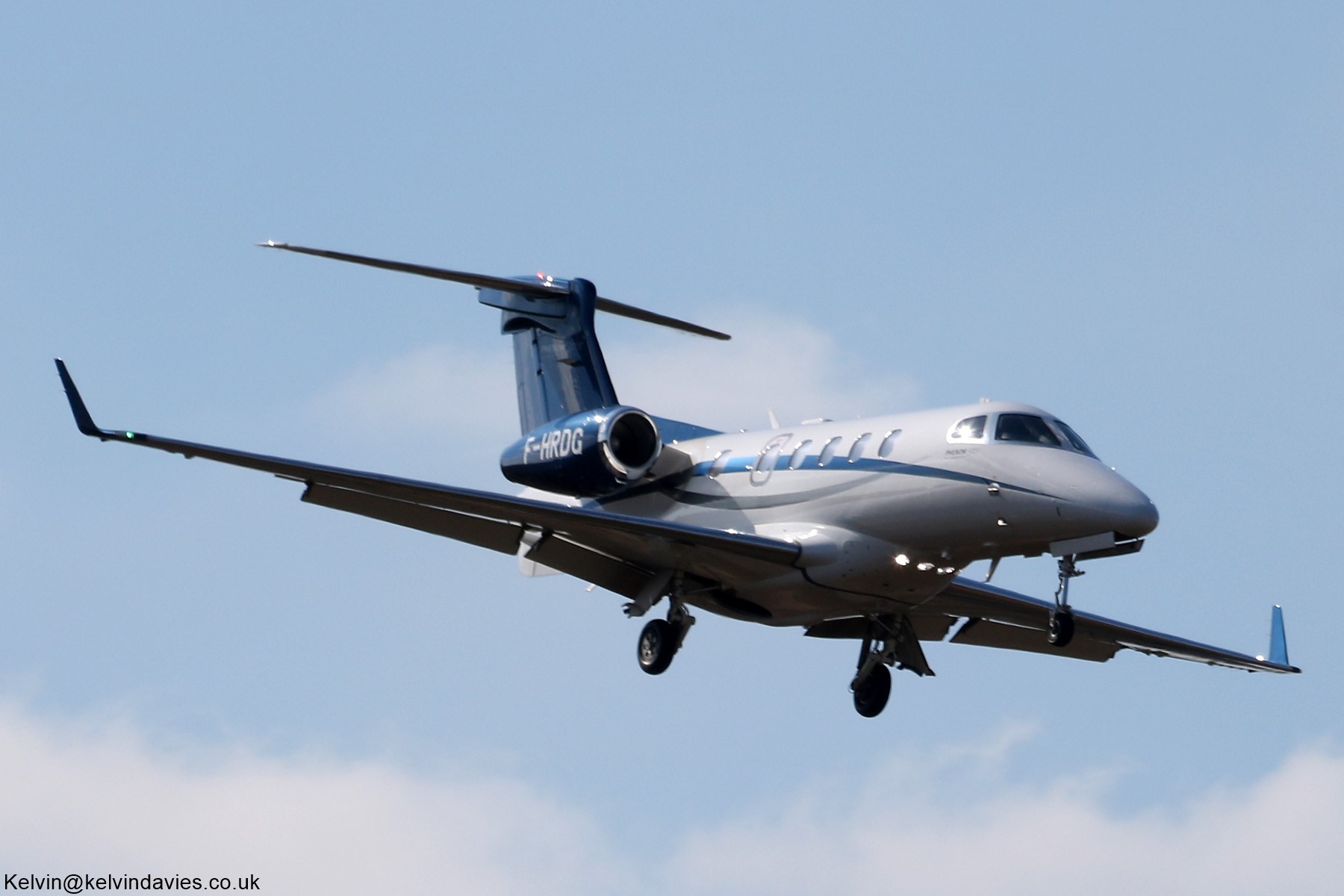 Air Midi Centre Phenom 300 F-HRDG