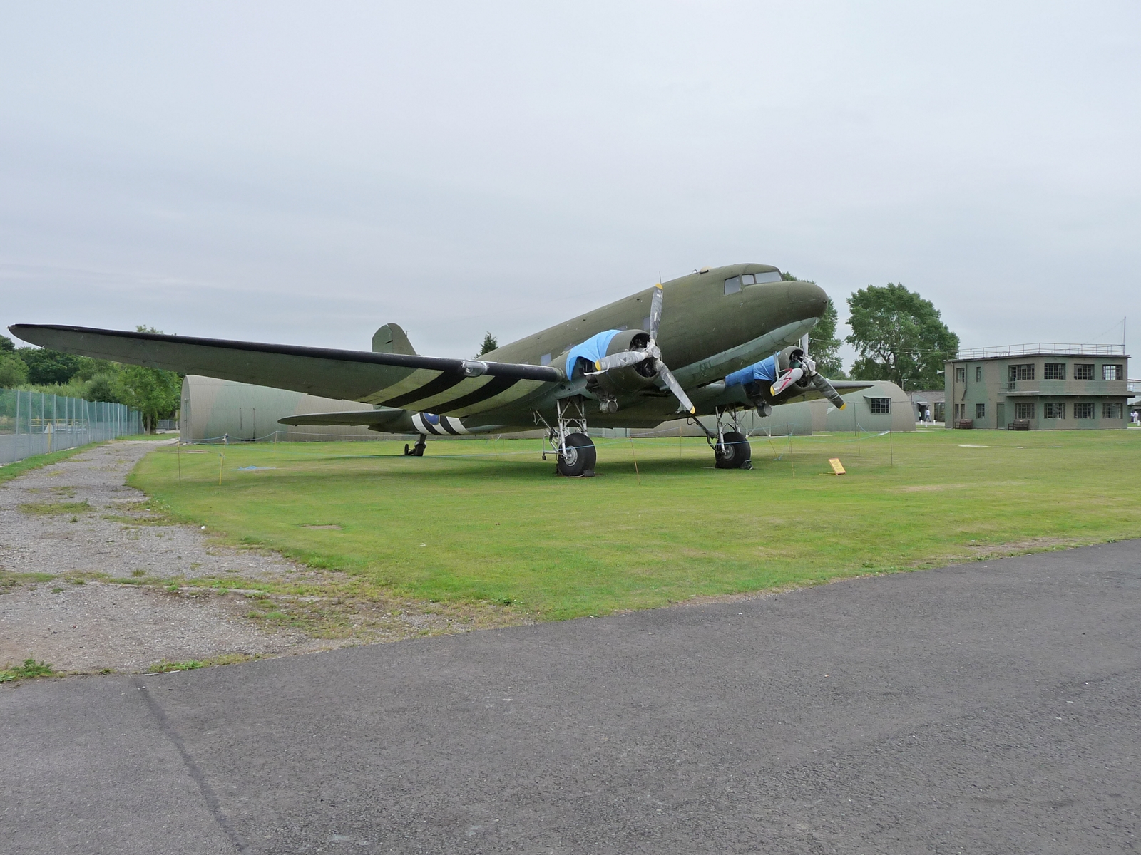DOUGLAS DAKOTA