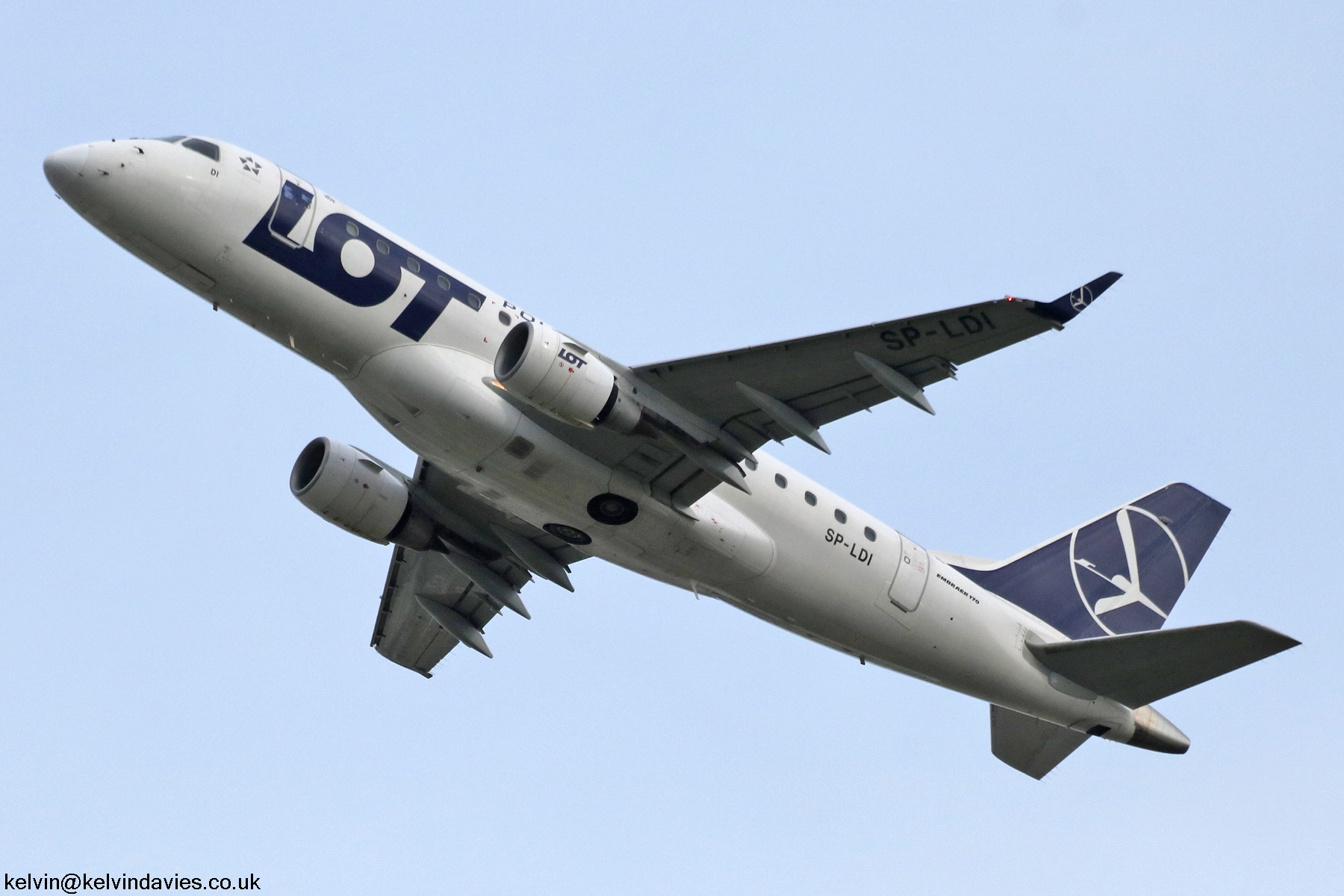 LOT Embraer-170 SP-LDI