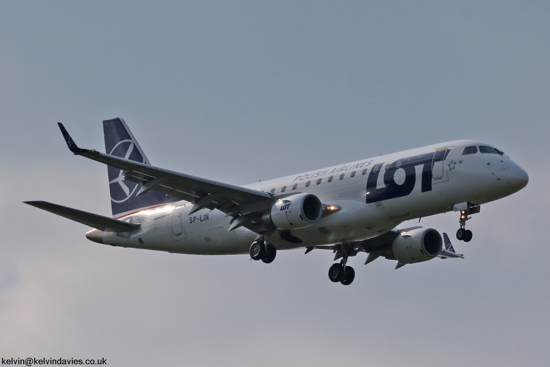 LOT Polish Emb-175LR SP-LIN