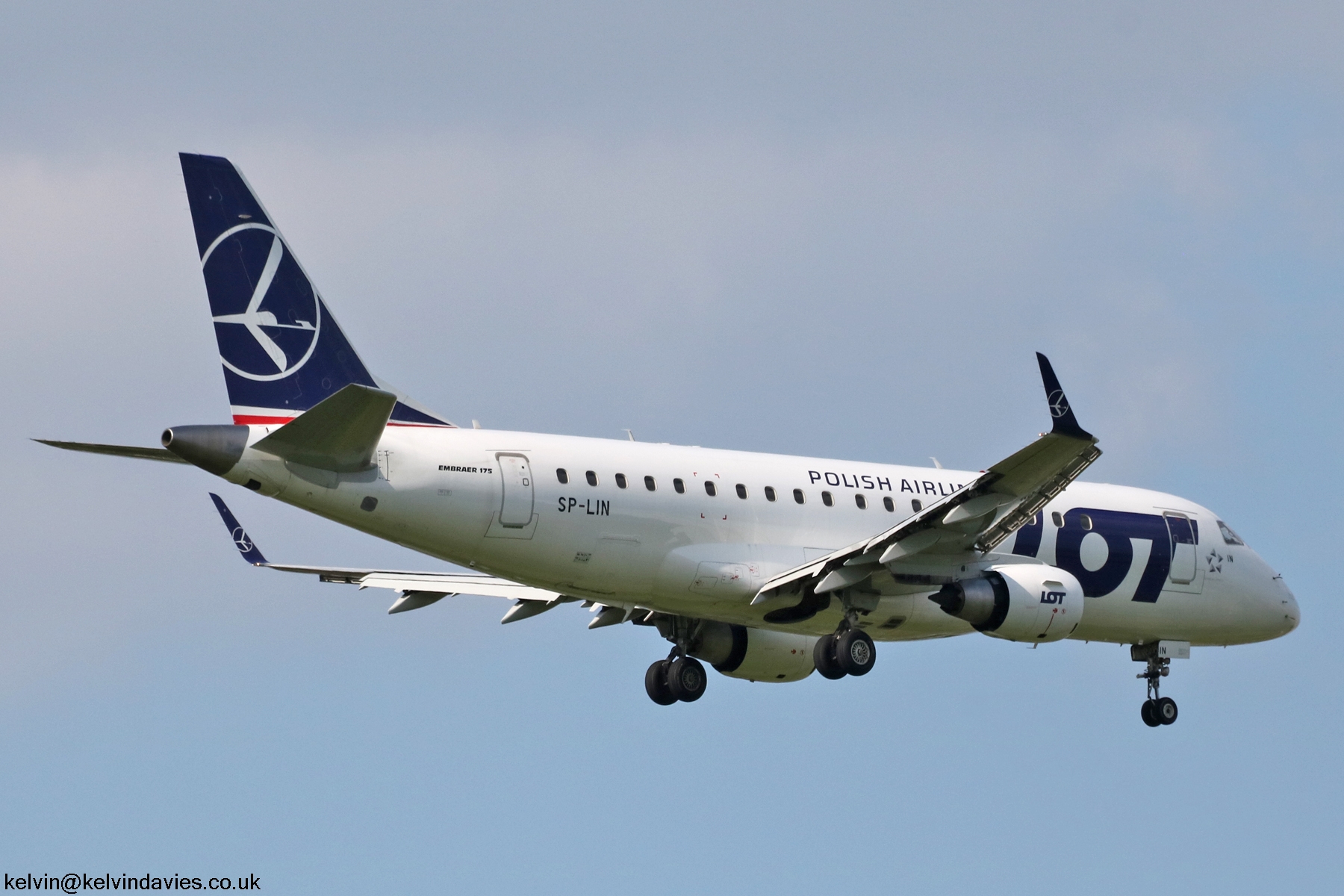 LOT Polish Emb-175LR SP-LIN