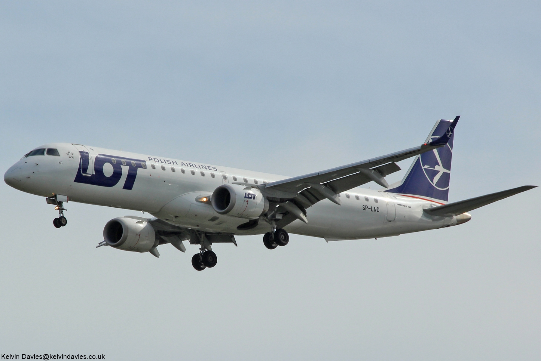 LOT EMB-195 SP-LND
