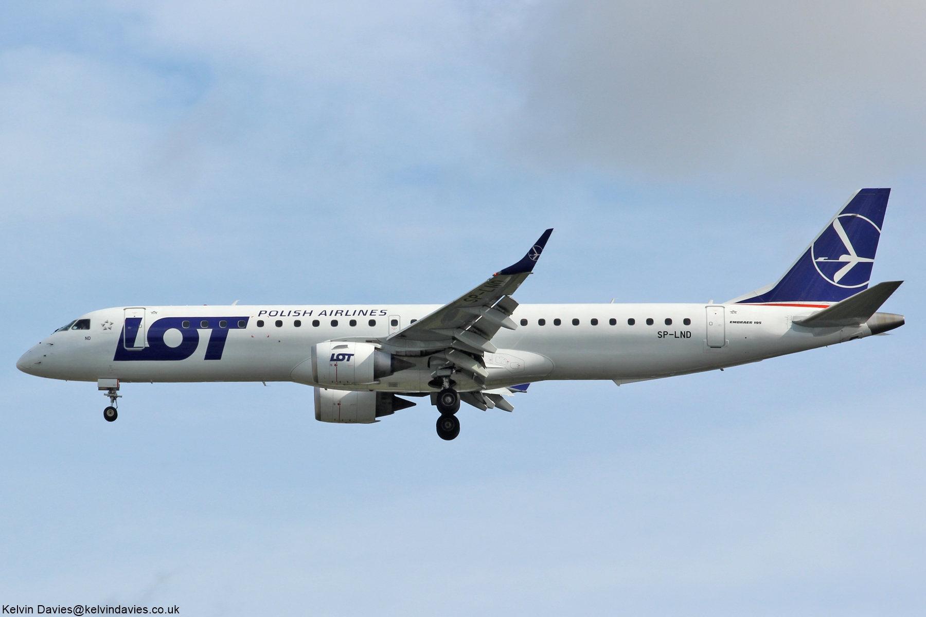 LOT EMB-195 SP-LND