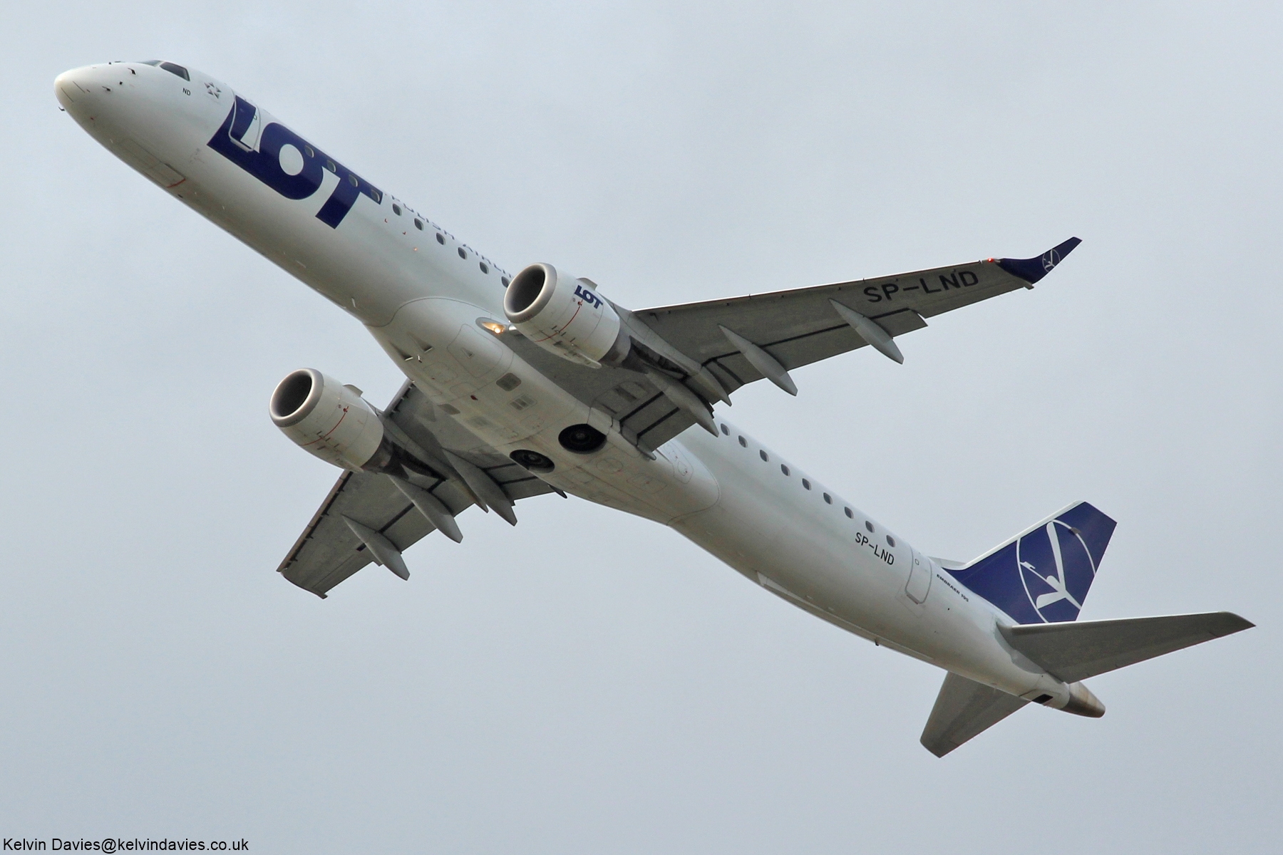LOT EMB-195 SP-LND