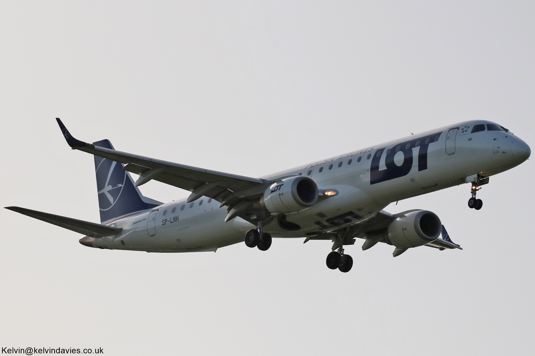 LOT Polish Airlines Embraer-195 SP-LNH