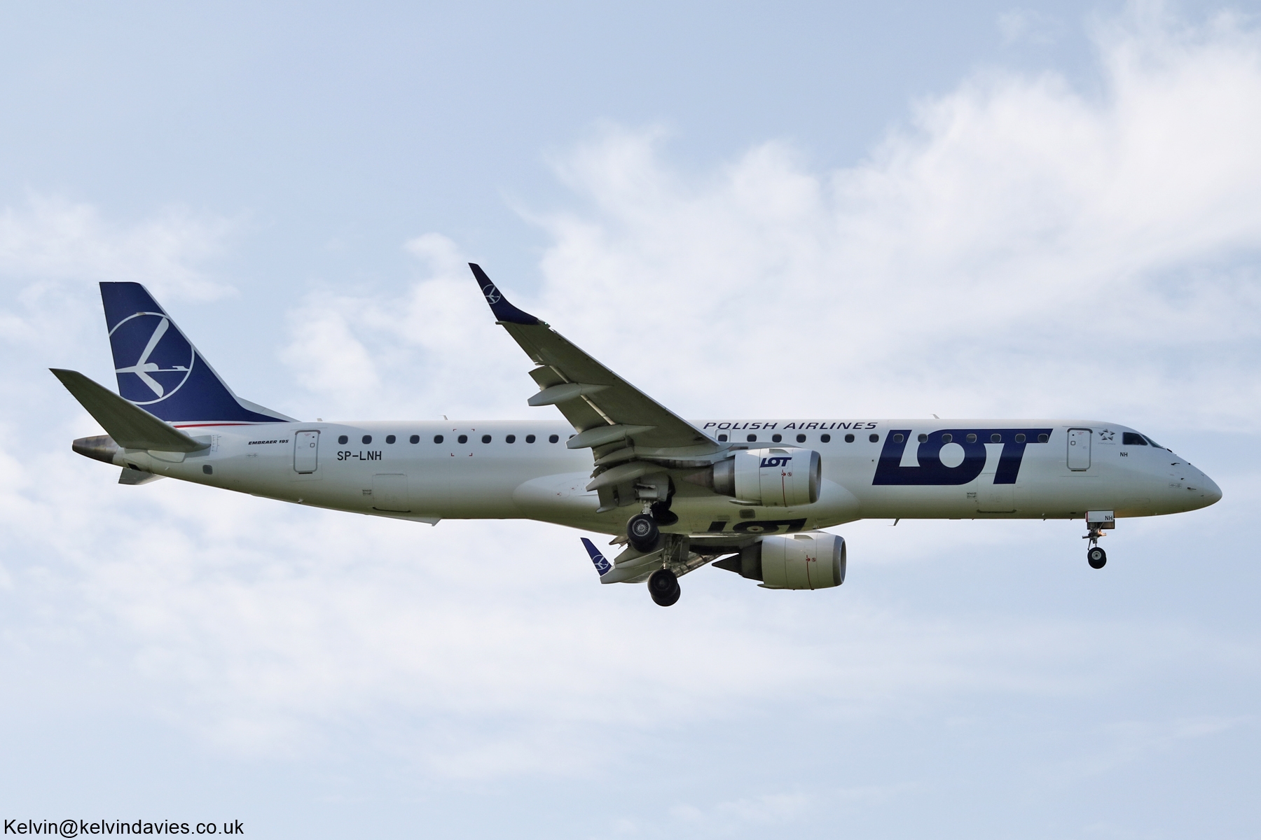 LOT Polish Airlines Embraer-195 SP-LNH