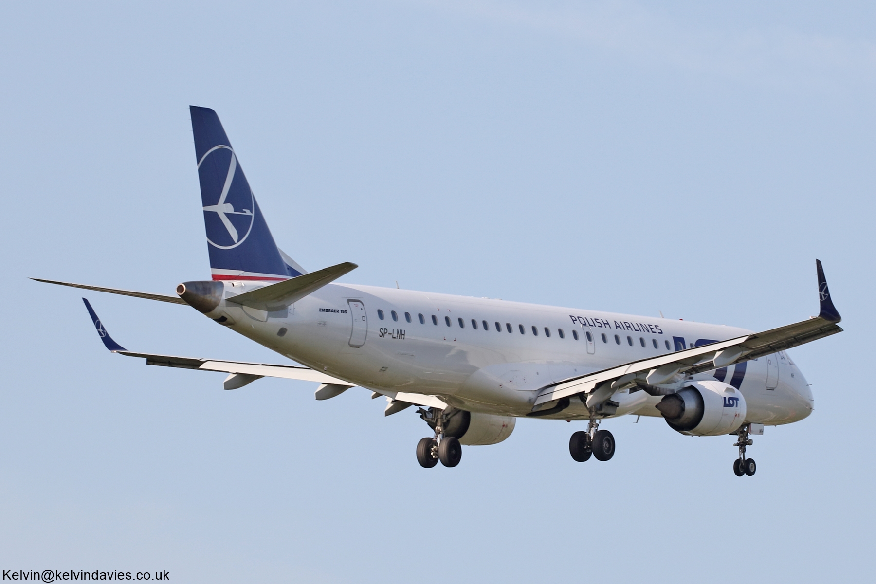 LOT Polish Airlines Embraer-195 SP-LNH